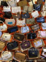 Bulky women bags - Image 3