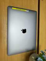 Mac book Air2018 - Image 4