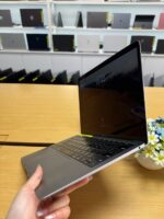 Mac book Air2018 - Image 2