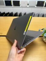 Mac book Air2018 - Image 3