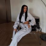 Sweatshirt and long pants two piece set - Image 3