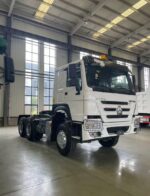 Sinotruk HOWO 400HP 6×4 Heavy-Duty Tractor Truck - Image 2